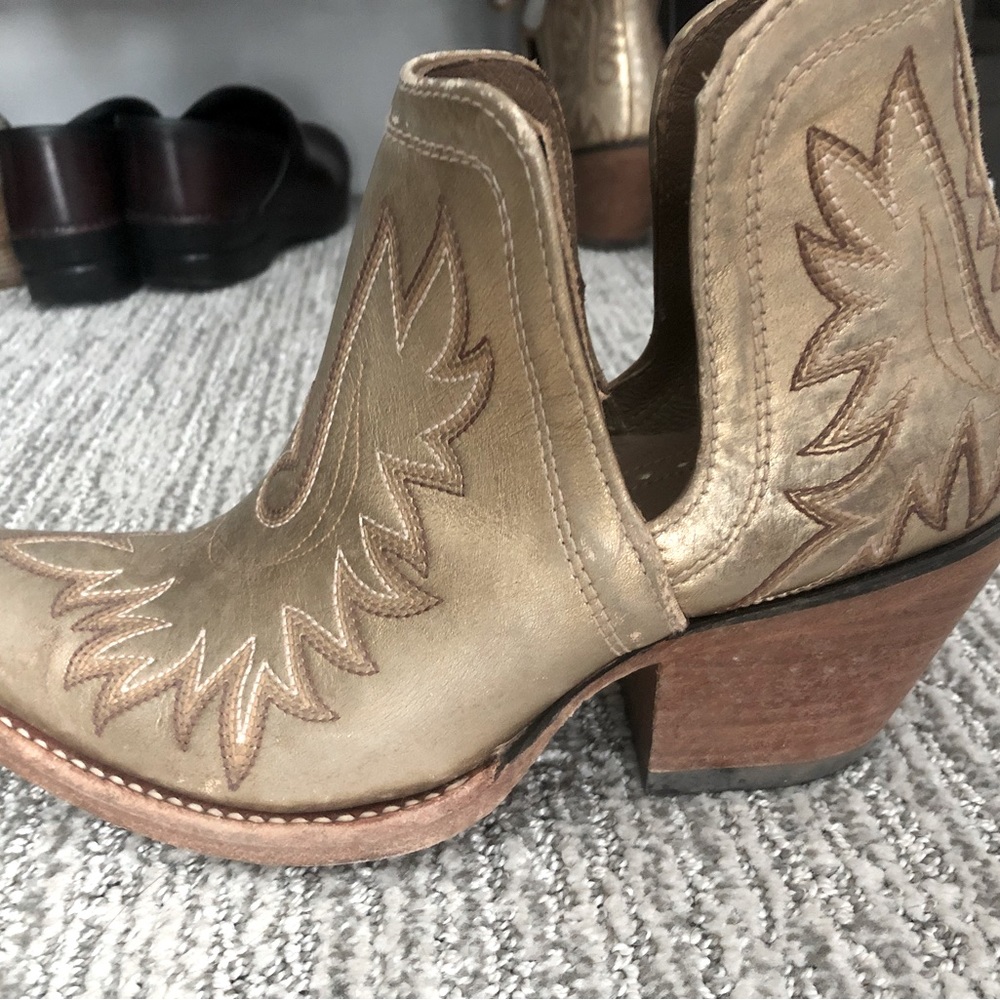 Arita distressed gold ankle cowboy boots